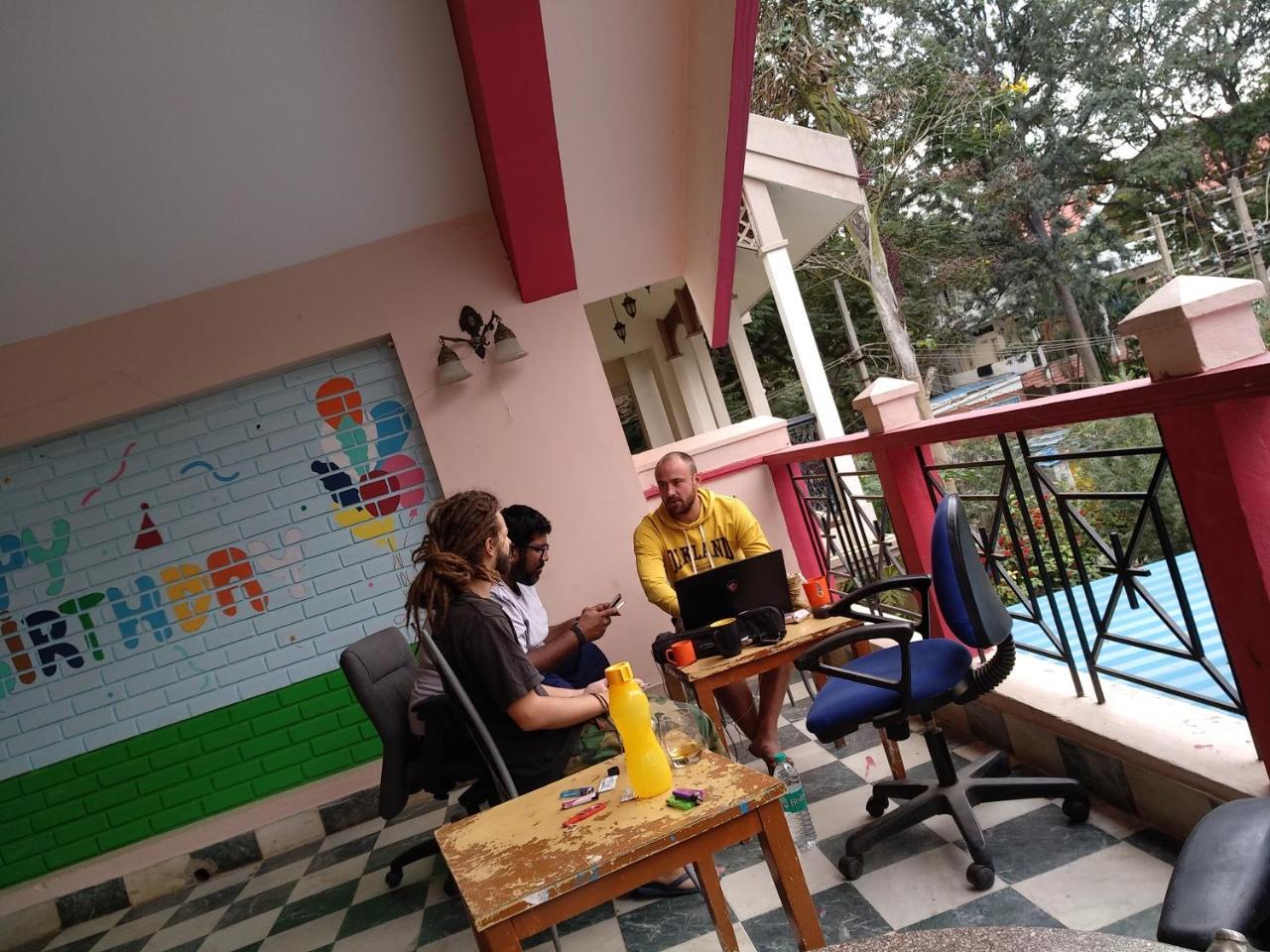 Hackerpacker Backpackers Hostelバンガロール エクステリア 写真
